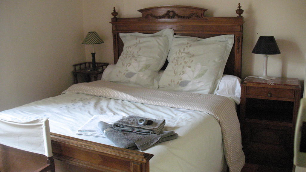 Bed and Breakfast La Mesnagerie à Jarzé Chambre photo
